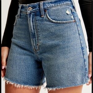 Abercrombie curve love dad high rise short